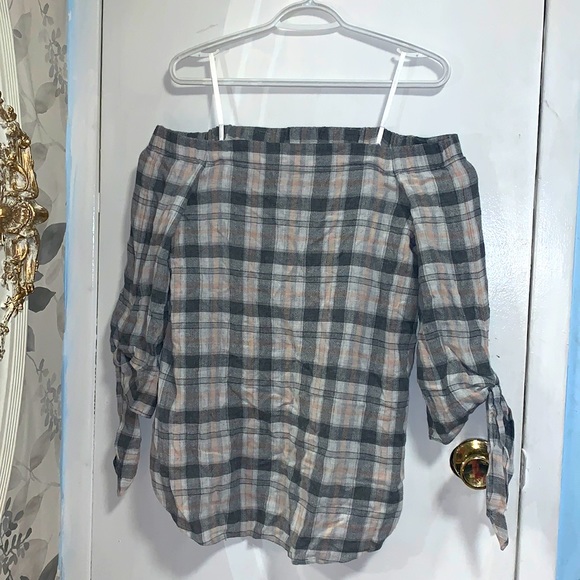 Club Monaco Sophiya plaid blouse with tie cuffs - Picture 2 of 2